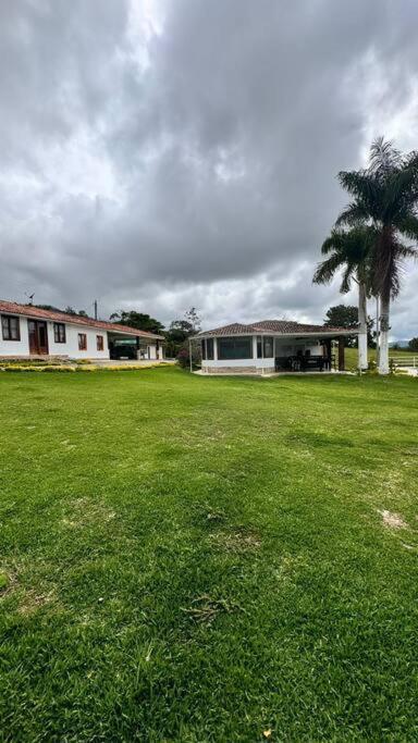 Finca Con Vistas Al Lago Calima Villa Dış mekan fotoğraf